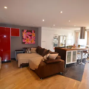 Appartement 6 Personnes Avec Terrasse Et Jacuzzi Plein Cœur Centre-ville Quartier Du Port De, Nice